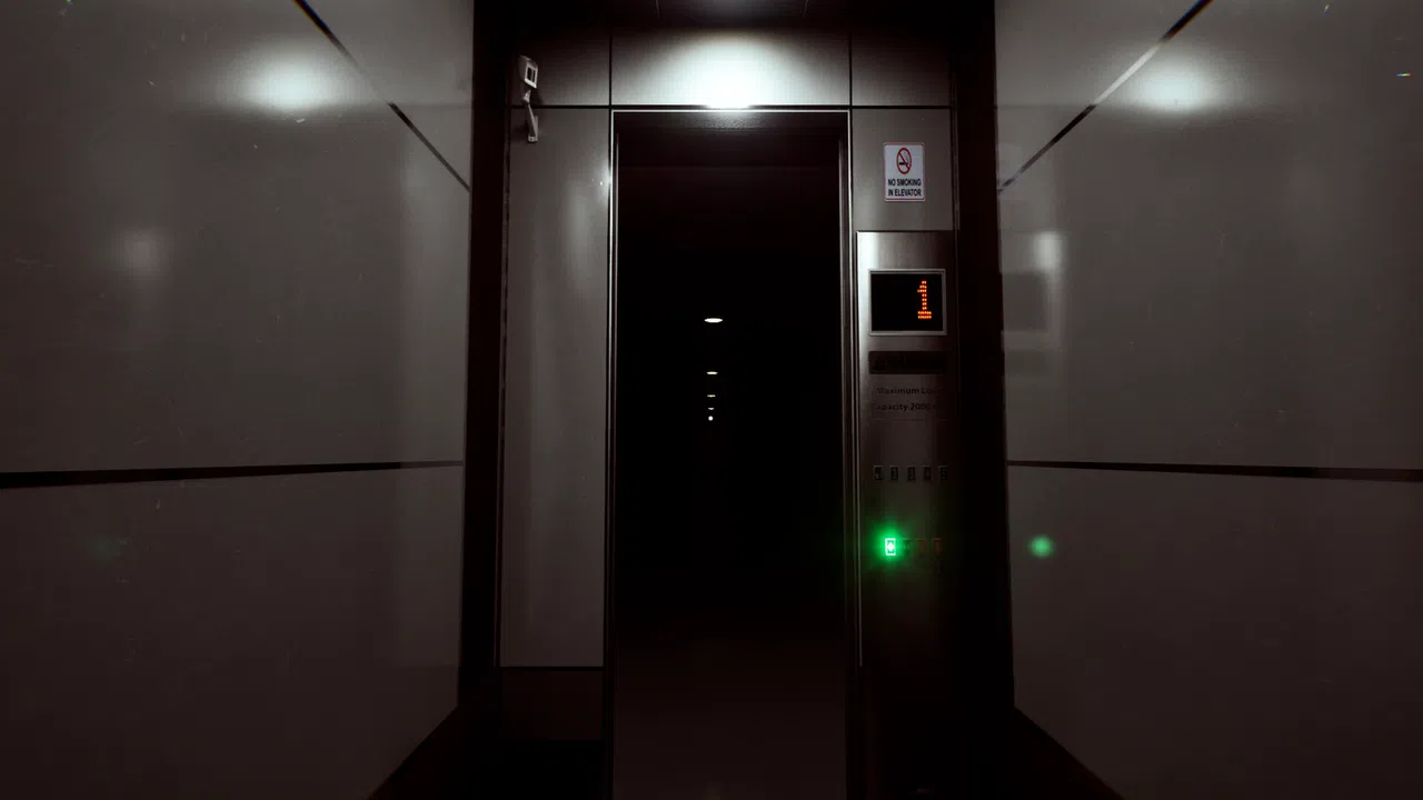 Parasite Elevator Screenshot 4