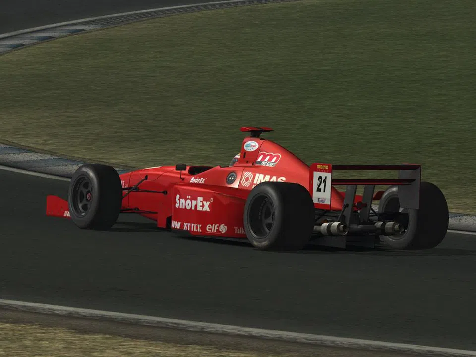 RACE 07: Andy Priaulx Crowne Plaza Raceway (Free DLC) Screenshot 5