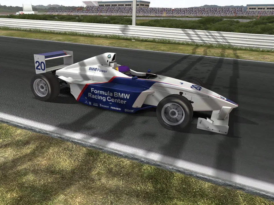 RACE 07: Andy Priaulx Crowne Plaza Raceway (Free DLC) Screenshot 6
