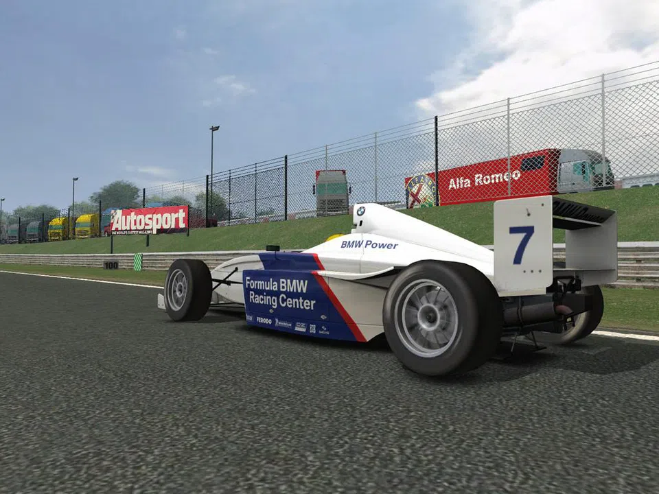 RACE 07: Andy Priaulx Crowne Plaza Raceway (Free DLC) Screenshot 7