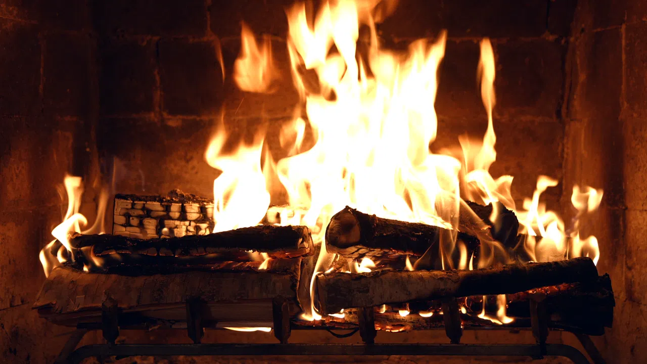 A Christmas Fireplace Screenshot 3