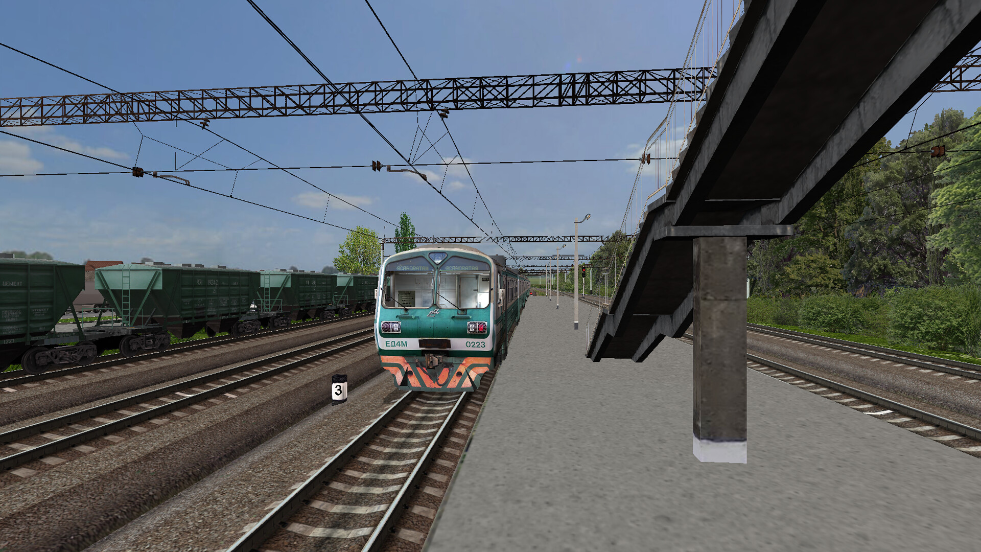ZDSimulator - ED4m Electric Train Screenshot 2