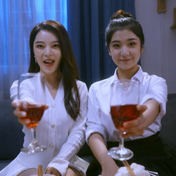 Peak of happiness icon