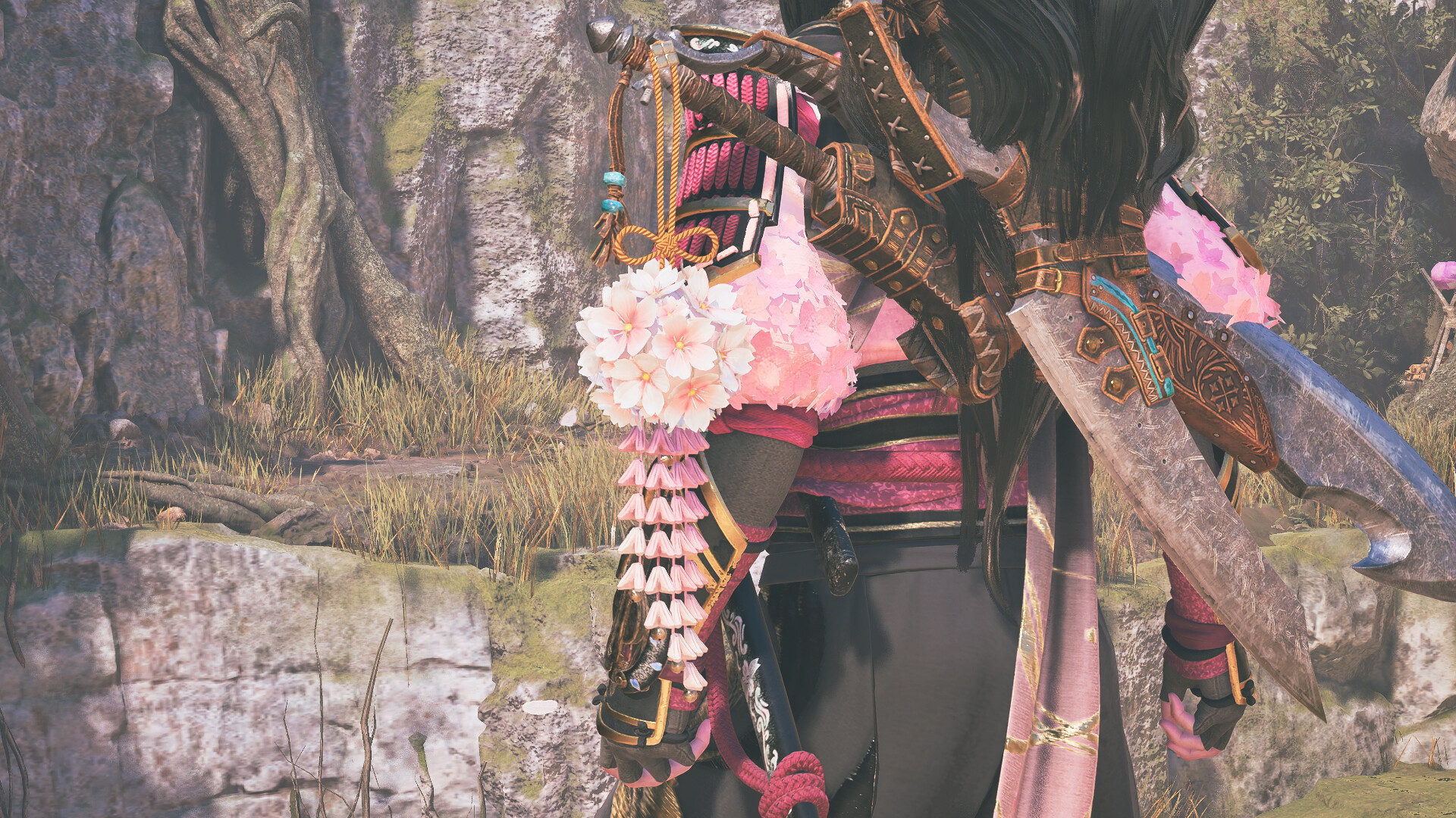 Monster Hunter Wilds - Pendant: Sakura Posy: White Screenshot 0